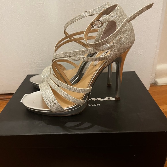 Nina Women's Friday-GM Dress Sandal Heel Silver Sparkle - Picture 2 of 6